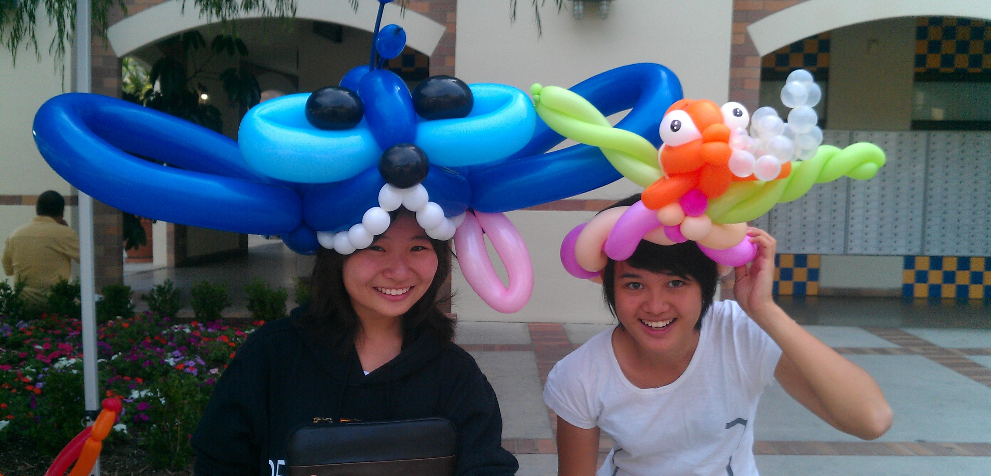 Grand Terrace balloon animals for parties