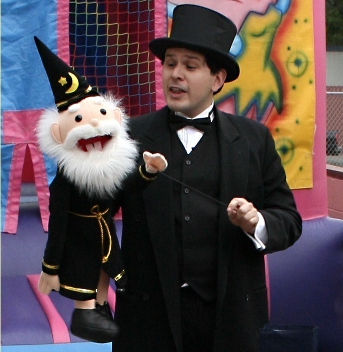 picture of disneyland magician